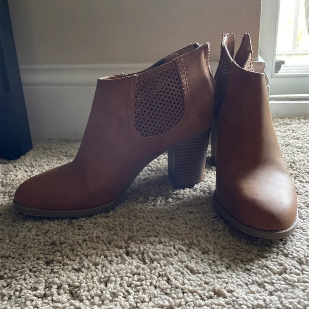 Heel booties